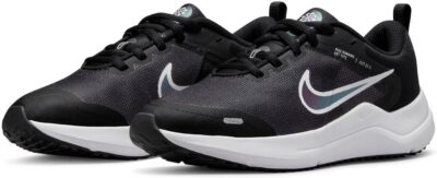 NIKE NIKE DOWNSHIFTER 12 NN (GS) BLACK/WHITE-DK SMOKE GREY – Bild 4