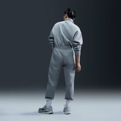 NIKE W NSW PHNX FLC MR PANT STD DK GREY HEATHER/SAIL – Bild 2