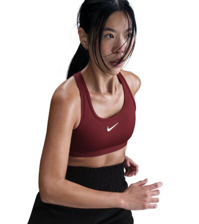 NIKE W NK SWSH MED SPT BRA DARK TEAM RED/WHITE – Bild 5