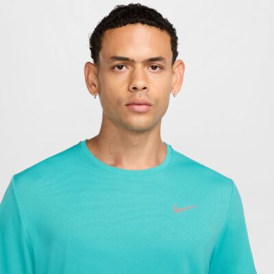 NIKE M NK DF UV MILER SS DUSTY CACTUS/REFLECTIVE SILV – Bild 4
