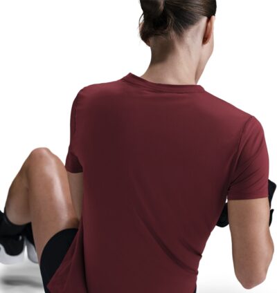 NIKE W NK ONE CLASSIC DF SS TOP DARK TEAM RED/BLACK – Bild 4