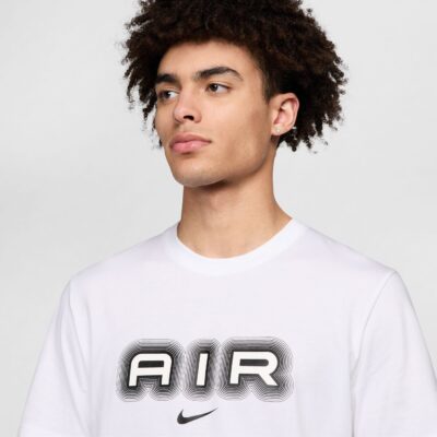 NIKE M NSW SW AIR GRAPHIC TEE WHITE/BLACK – Bild 4
