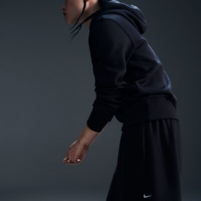 NIKE W NSW PHNX FLC STD PO HOODIE BLACK/SAIL – Bild 4