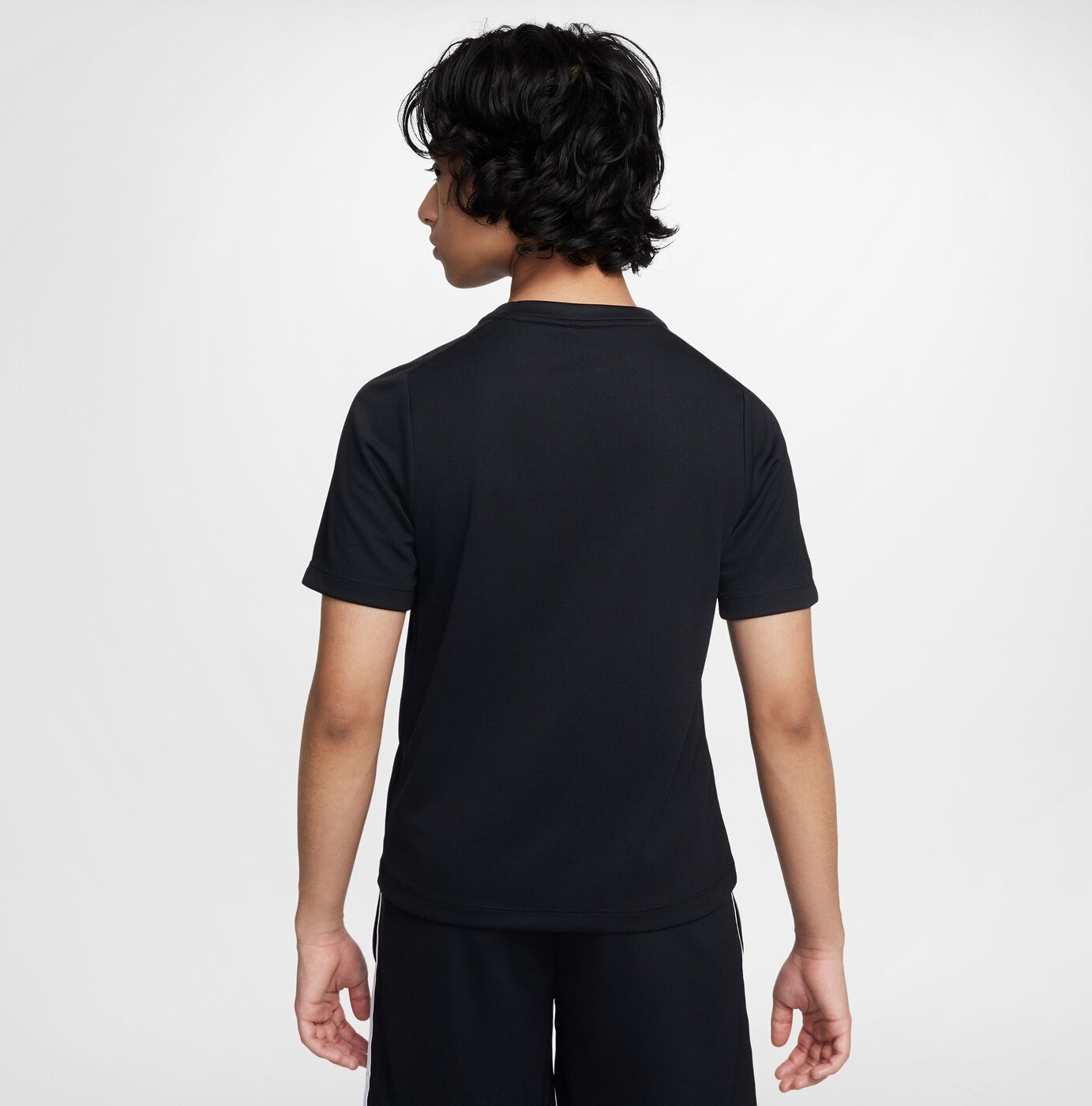 NIKE B NK DF MULTI SS TOP HBR BLACK/WHITE – Bild 2