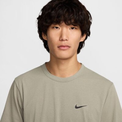 NIKE M NK DF UV HYVERSE SS LIGHT ARMY/BLACK – Bild 4