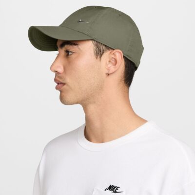 NIKE U NK DF CLUB CAP U CB MTSWSH L MEDIUM OLIVE/METALLIC SILVER – Bild 3