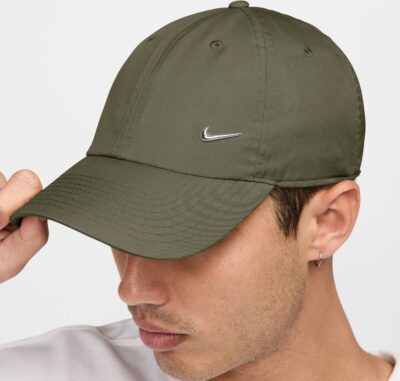 NIKE U NK DF CLUB CAP U CB MTSWSH L MEDIUM OLIVE/METALLIC SILVER – Bild 4