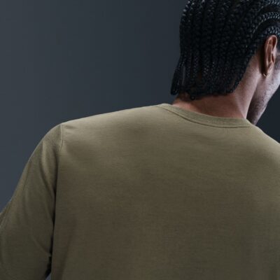 NIKE M NSW CLUB TEE MEDIUM OLIVE/PARACHUTE BEIGE – Bild 7