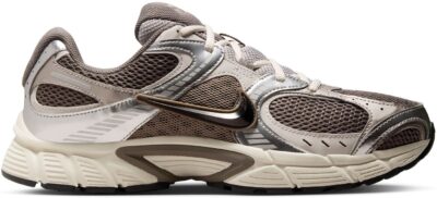 NIKE NIKE V5 RNR CAVE STONE/BLACK-COLLEGE GREY-